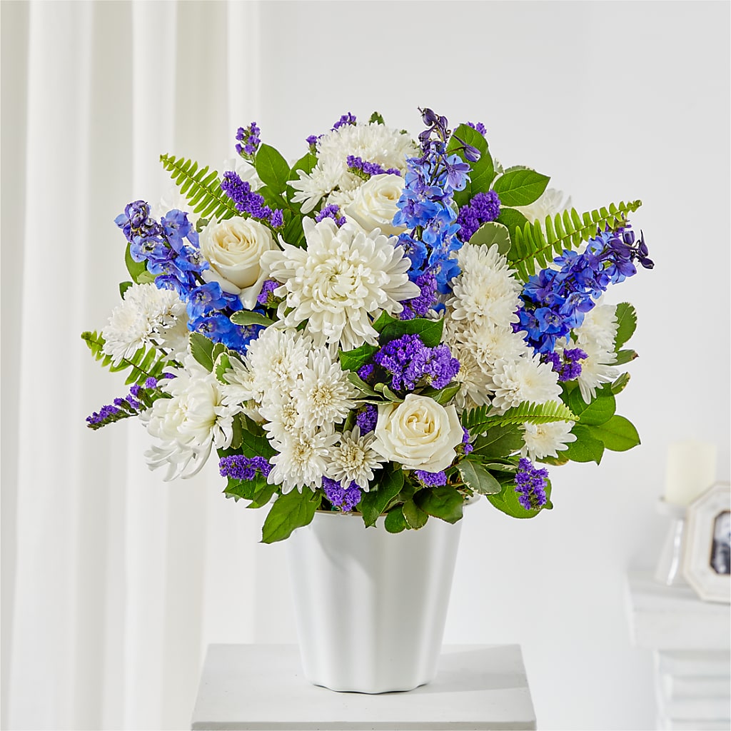 Hold Dear Tabletop Basket – Forget-me-not Florist, Fort Recovery OH