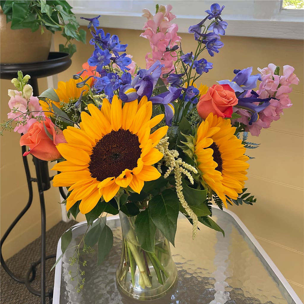 Rays of Life Bouquet –  Forget-me-not Florist, Fort Recovery OH